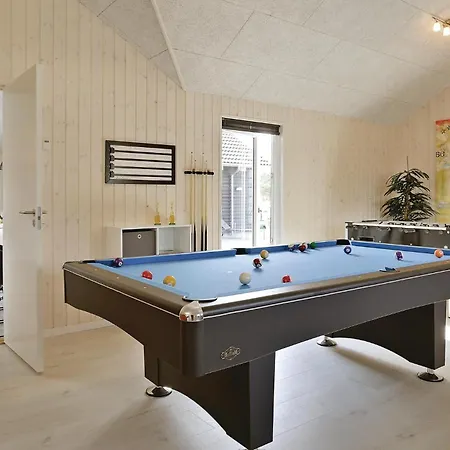 8 Bedroom Lovely In