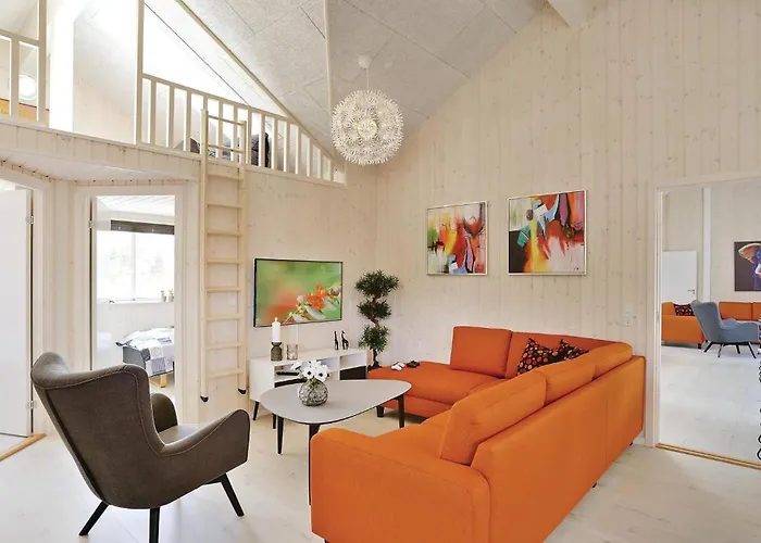 8 Bedroom Lovely In Nyaraló Blåvand