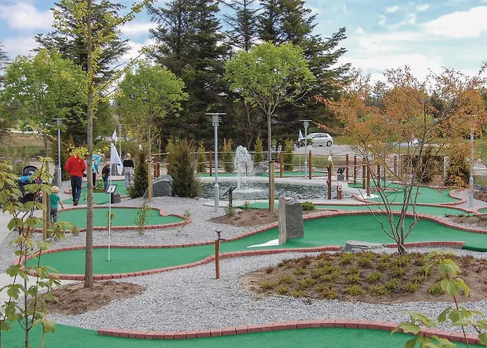 8 Bedroom Lovely In Nyaraló Blåvand